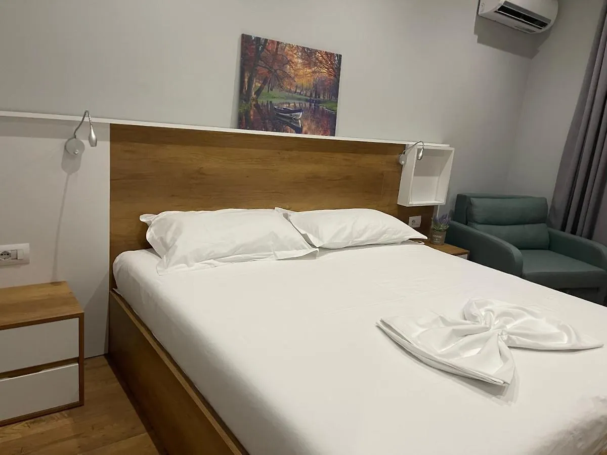 Andys Rooms Hotel Tirana 0*,